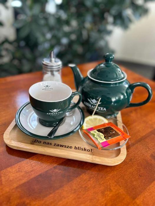 Hotel Tirest Grebiszew 外观 照片